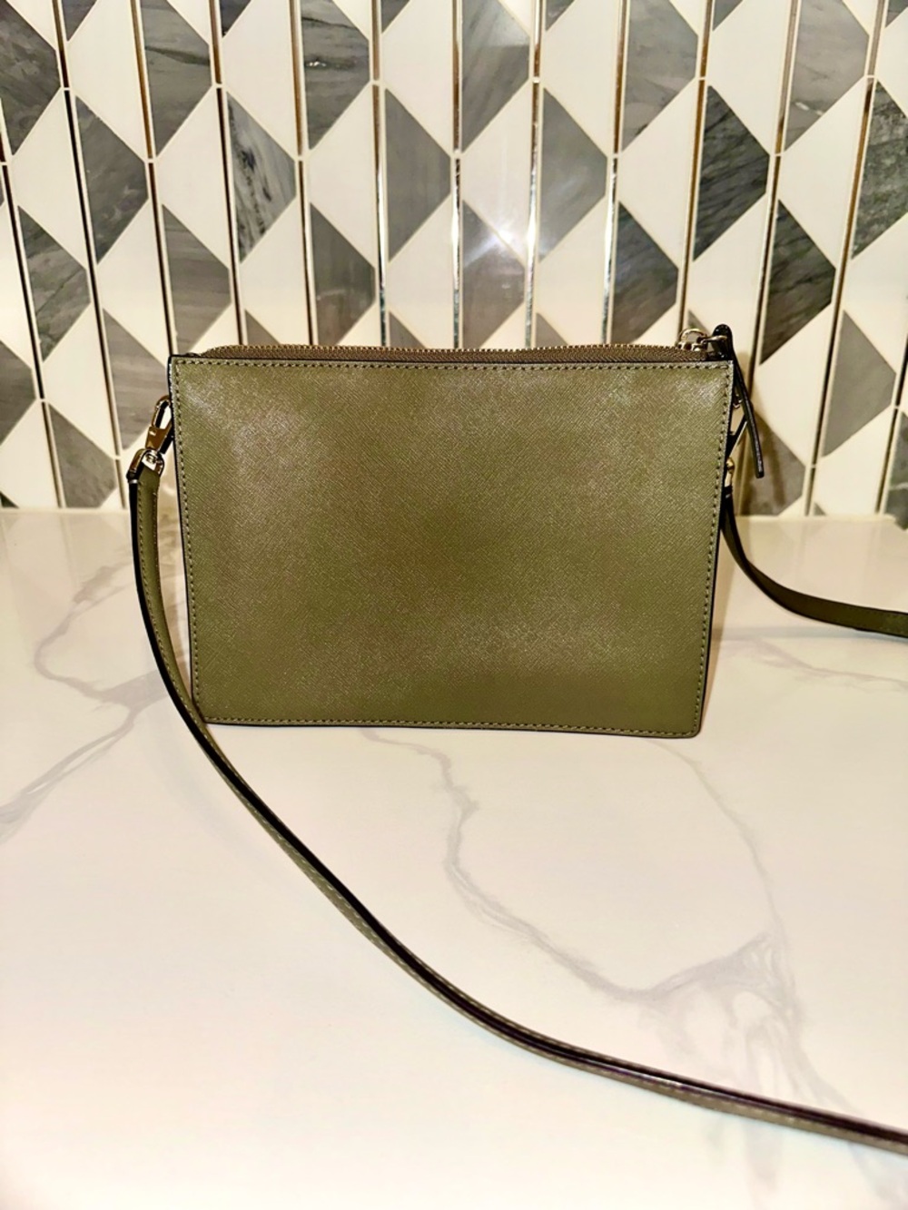 Kate Spade Cameron Street Clarise Olive Green Saffiano Leather Crossbody - Picture 2 of 8